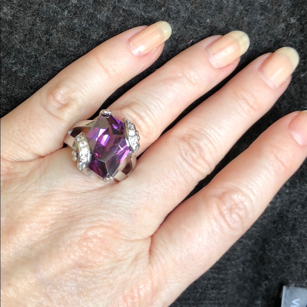 🎁SALE! Amethyst & Sterling Silver Cocktail Ring - Picture 2 of 5
